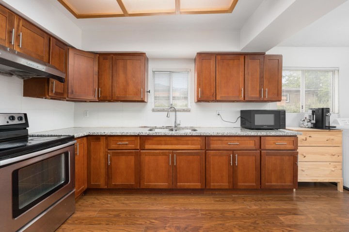 Photo 8 at 1038 E 51st Avenue, South Vancouver, Vancouver East