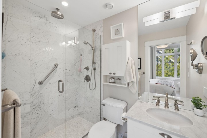 Photo 26 at 2015 Esquimalt Avenue, Ambleside, West Vancouver