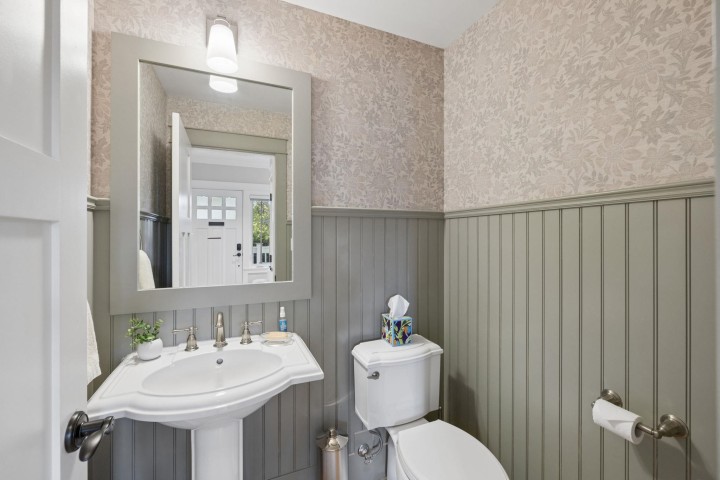 Photo 21 at 2015 Esquimalt Avenue, Ambleside, West Vancouver