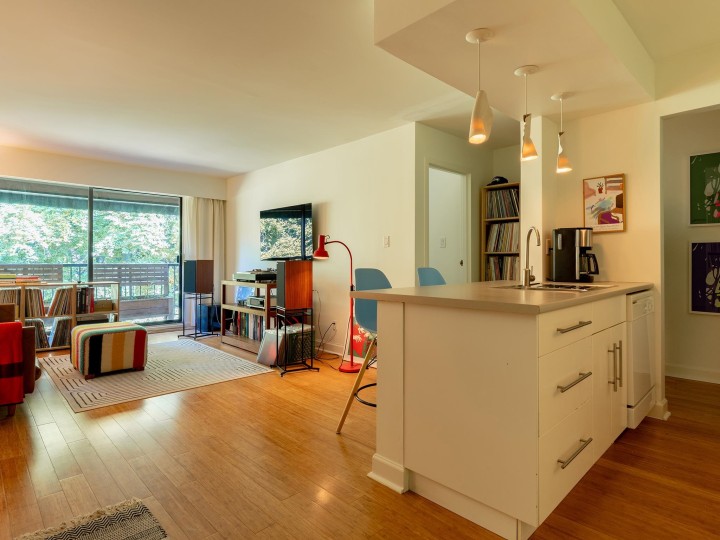 Photo 9 at 302 - 2222 Cambridge Street, Hastings, Vancouver East