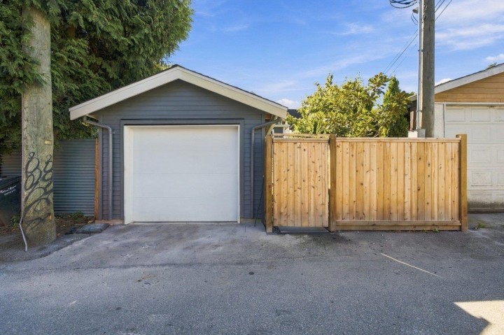 Photo 39 at 279 E 18th Avenue, Main, Vancouver East