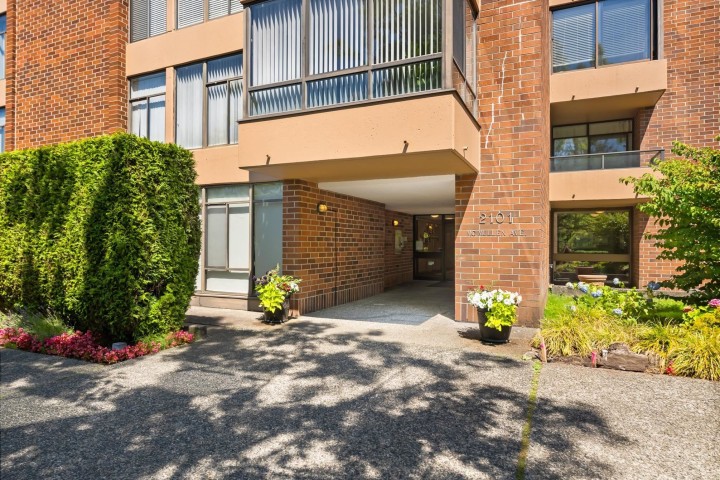 Photo 2 at 312 - 2101 Mcmullen Avenue, Quilchena, Vancouver West