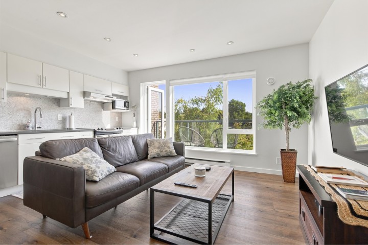 Photo 2 at 406 - 1688 Cypress Street, Kitsilano, Vancouver West