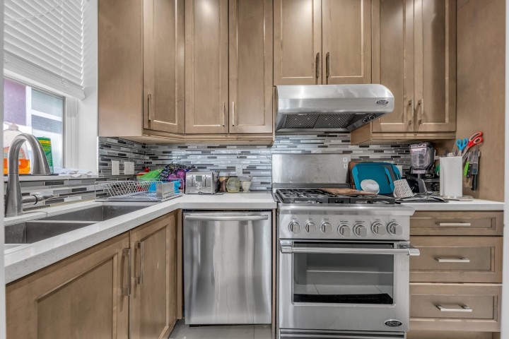 Photo 18 at 768 E 58th Avenue, South Vancouver, Vancouver East