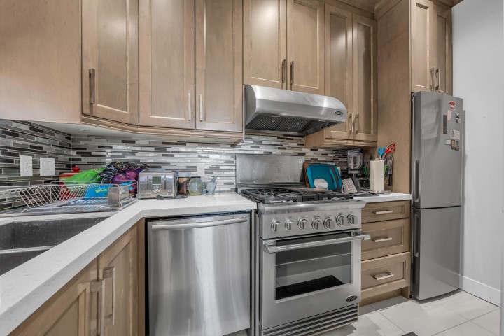 Photo 19 at 768 E 58th Avenue, South Vancouver, Vancouver East