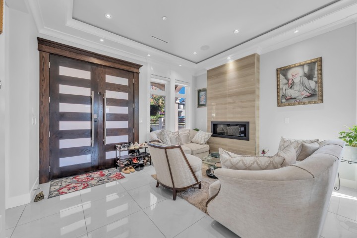 Photo 4 at 768 E 58th Avenue, South Vancouver, Vancouver East