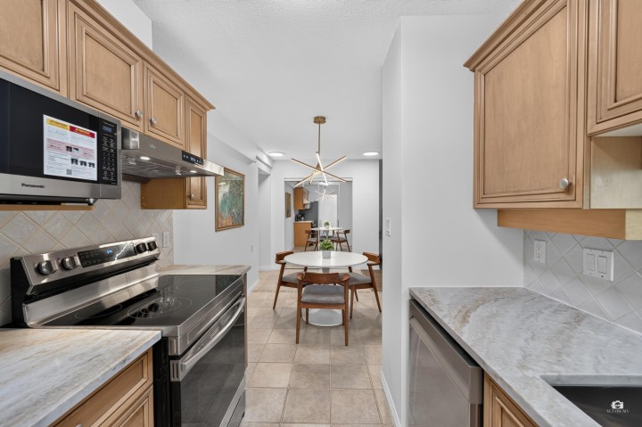 Photo 12 at 202 - 5639 Hampton Place, University VW, Vancouver West