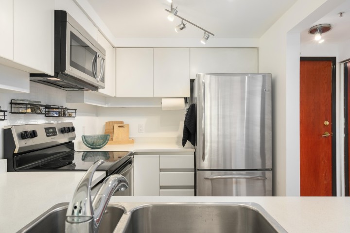 Photo 4 at 807 - 1238 Melville Street, Coal Harbour, Vancouver West