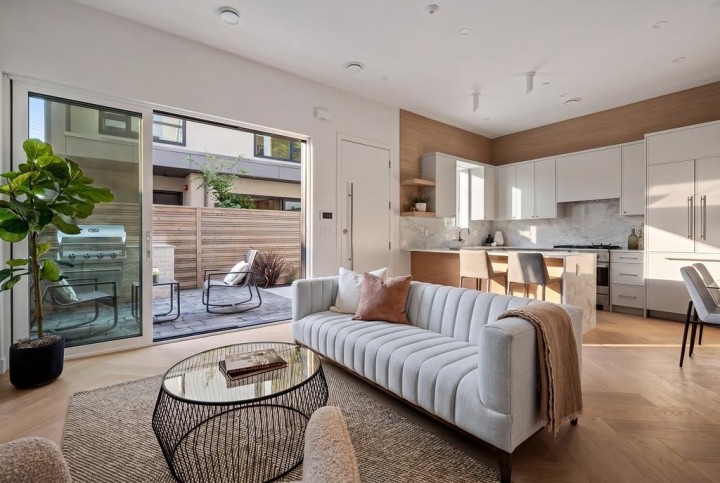 Photo 7 at 2 - 364 E 23rd Avenue, Main, Vancouver East