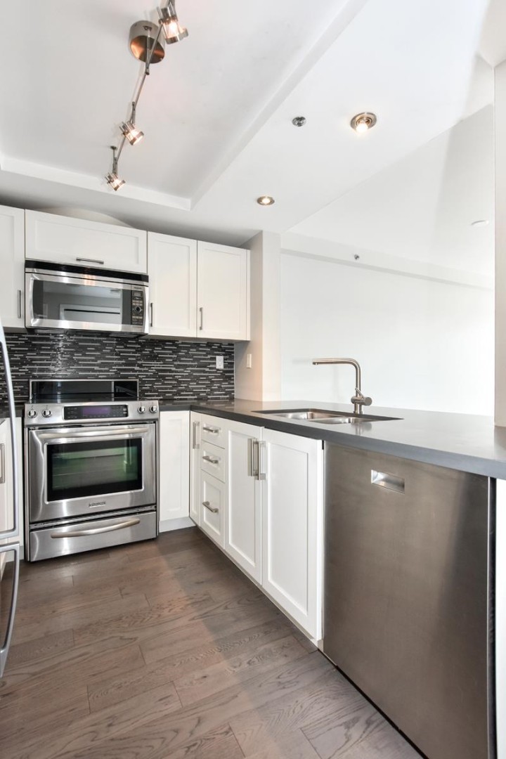 Photo 14 at 503 - 1008 Beach Avenue, Yaletown, Vancouver West