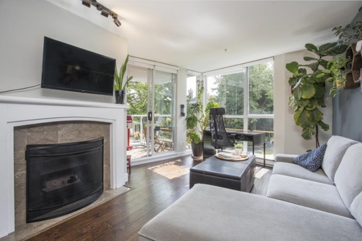 Photo 2 at 211 - 8460 Jellicoe Street, South Marine, Vancouver East