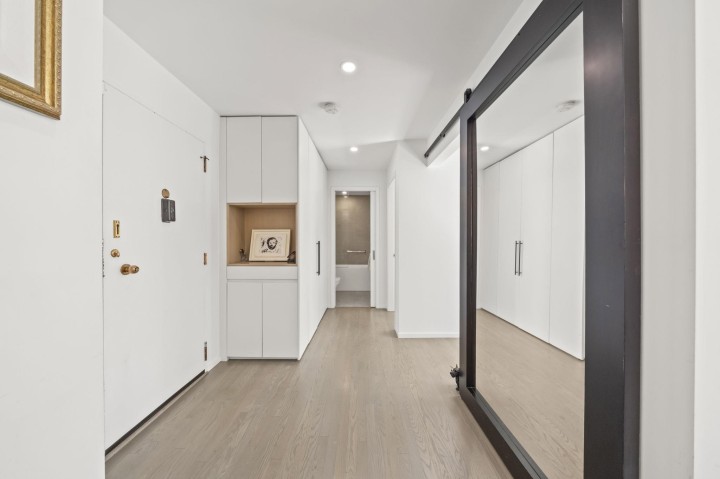 Photo 2 at 817 - 1445 Marpole Avenue, Fairview VW, Vancouver West