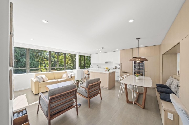 Photo 5 at 817 - 1445 Marpole Avenue, Fairview VW, Vancouver West
