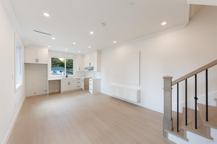 Photo 5 at 1 - 5385 Earles Street, Collingwood VE, Vancouver East