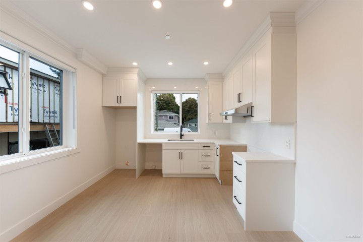 Photo 9 at 1 - 5385 Earles Street, Collingwood VE, Vancouver East