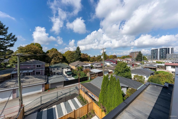 Photo 14 at 1 - 5385 Earles Street, Collingwood VE, Vancouver East