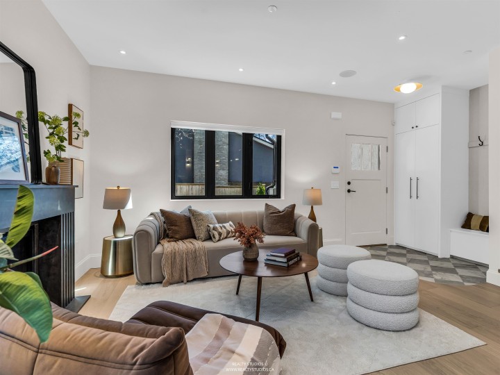 Photo 2 at 2 - 4088 Maple Crescent, Quilchena, Vancouver West