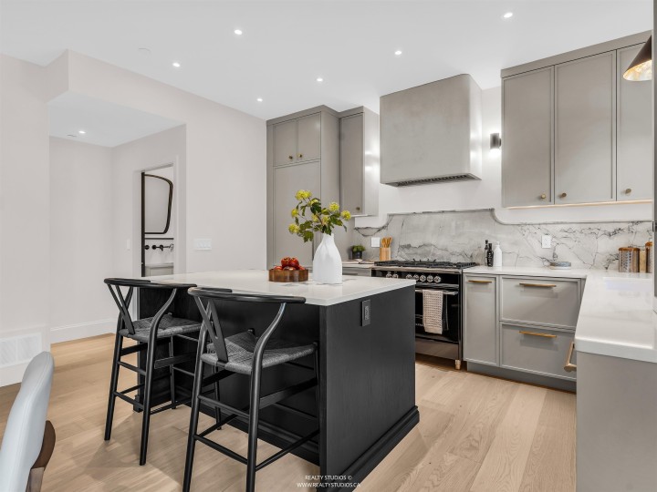 Photo 9 at 2 - 4088 Maple Crescent, Quilchena, Vancouver West