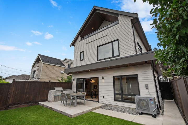 Photo 3 at 2 - 2211 William Street, Grandview Woodland, Vancouver East