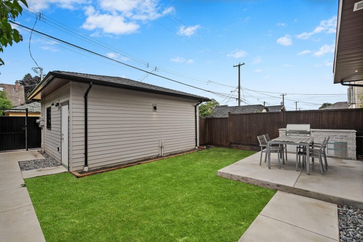 Photo 32 at 2 - 2211 William Street, Grandview Woodland, Vancouver East