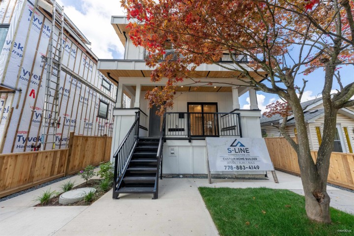 Photo 1 at 2 - 5385 Earles Street, Collingwood VE, Vancouver East