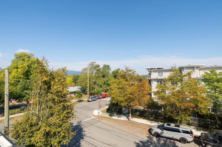 Photo 13 at 329 Garden Drive, Hastings, Vancouver East