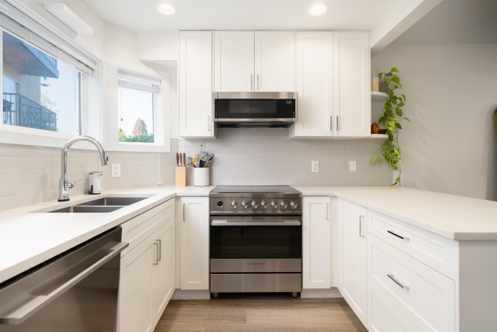 Photo 7 at 329 Garden Drive, Hastings, Vancouver East