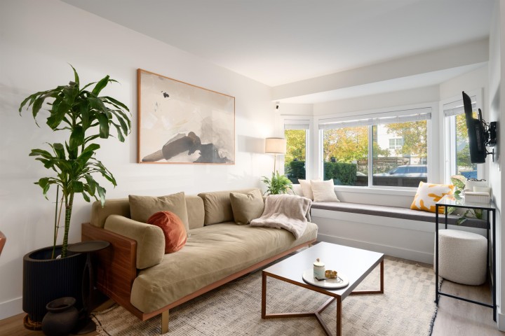 Photo 3 at 329 Garden Drive, Hastings, Vancouver East