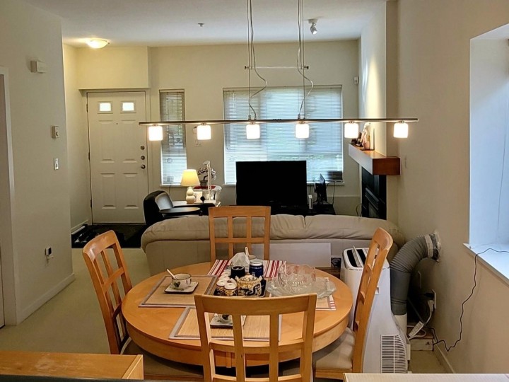 Photo 5 at 3238 E 54th Avenue, Champlain Heights, Vancouver East