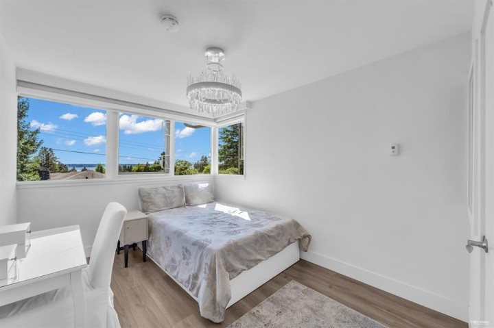 Photo 17 at 1555 Lawson Avenue, Ambleside, West Vancouver
