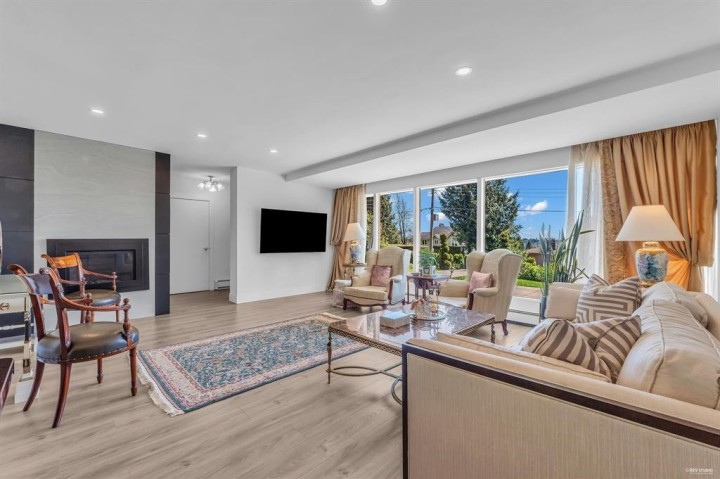 Photo 7 at 1555 Lawson Avenue, Ambleside, West Vancouver
