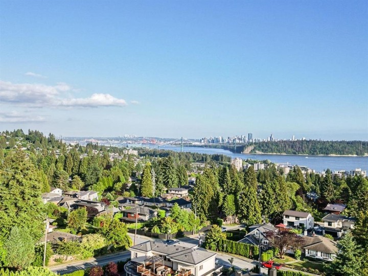 Photo 36 at 1555 Lawson Avenue, Ambleside, West Vancouver