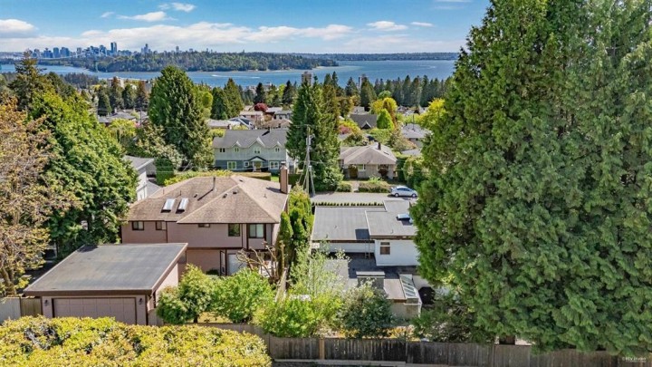 Photo 32 at 1555 Lawson Avenue, Ambleside, West Vancouver