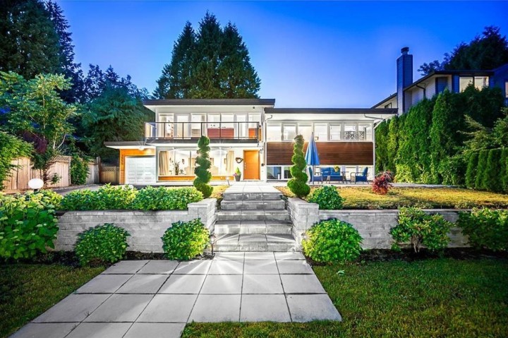 Photo 1 at 1555 Lawson Avenue, Ambleside, West Vancouver