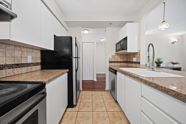 Photo 14 at 201 - 4990 Mcgeer Street, Collingwood VE, Vancouver East