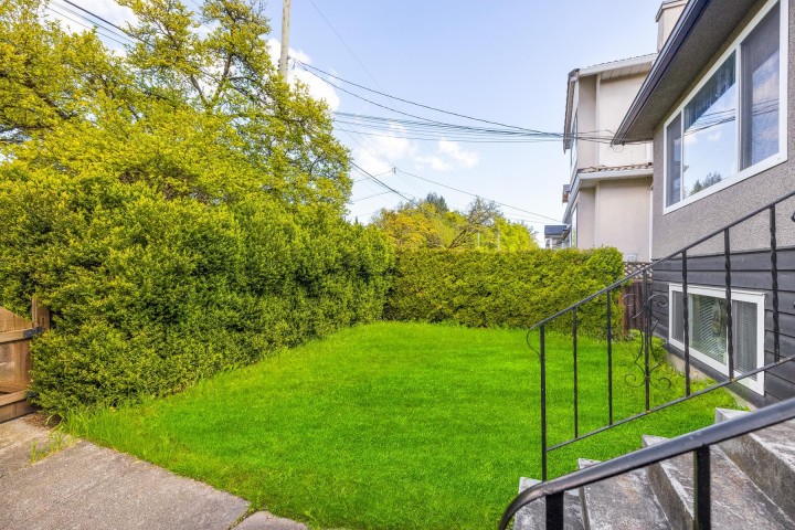 Photo 3 at 4766 Gothard Street, Collingwood VE, Vancouver East