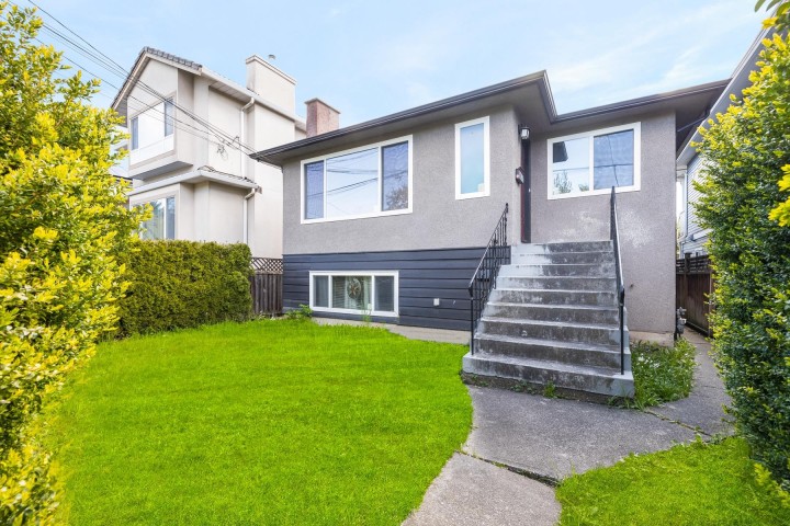 Photo 1 at 4766 Gothard Street, Collingwood VE, Vancouver East