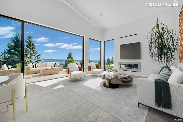 Photo 4 at 535 Craigmohr Drive, Glenmore, West Vancouver