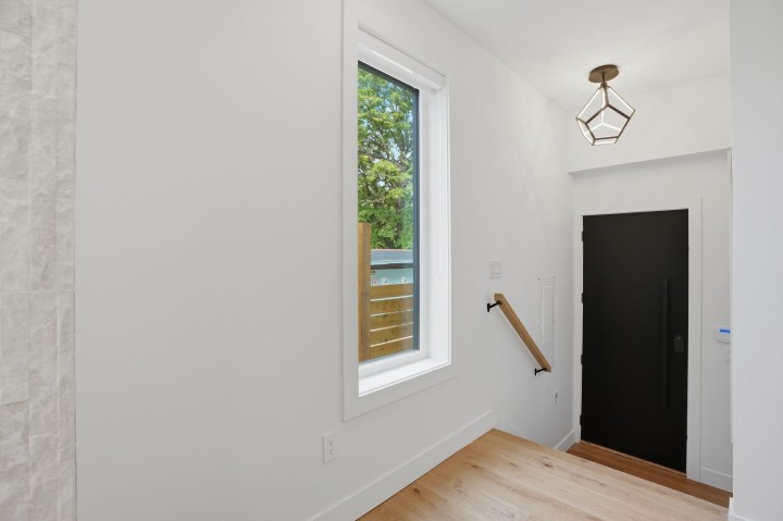 Photo 9 at 2 - 2438 E 20th Avenue, Renfrew Heights, Vancouver East
