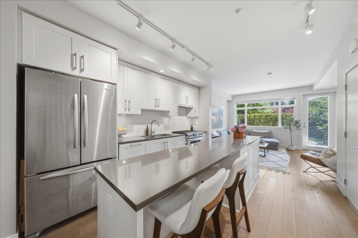 Photo 7 at 5743 St George Street, Fraser VE, Vancouver East