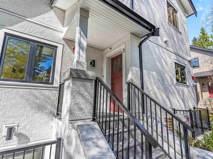Photo 2 at 3 - 4088 Maple Crescent, Quilchena, Vancouver West