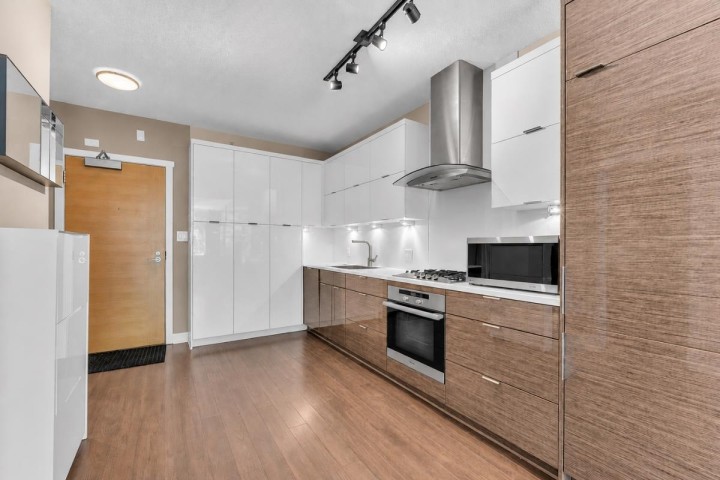 Photo 11 at 216 - 1777 W 7th Avenue, Fairview VW, Vancouver West