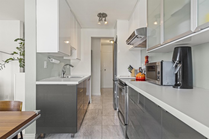 Photo 2 at 307 - 2335 York Avenue, Kitsilano, Vancouver West