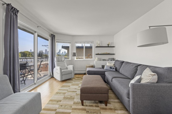 Photo 9 at 307 - 2335 York Avenue, Kitsilano, Vancouver West