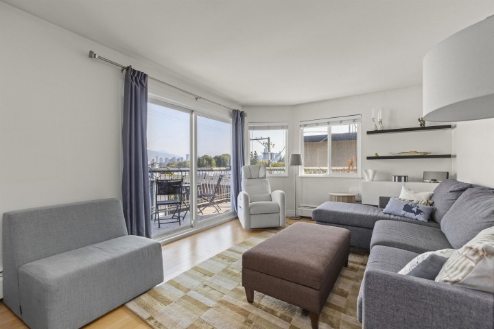 Photo 10 at 307 - 2335 York Avenue, Kitsilano, Vancouver West