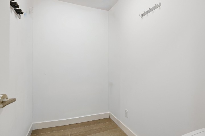 Photo 13 at 203 - 2481 Waterloo Street, Kitsilano, Vancouver West
