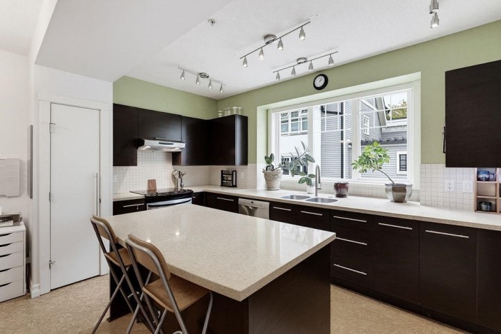 Photo 6 at 3822 Welwyn Street, Victoria VE, Vancouver East