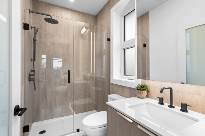 Photo 13 at 3277 Graveley Street, Renfrew VE, Vancouver East