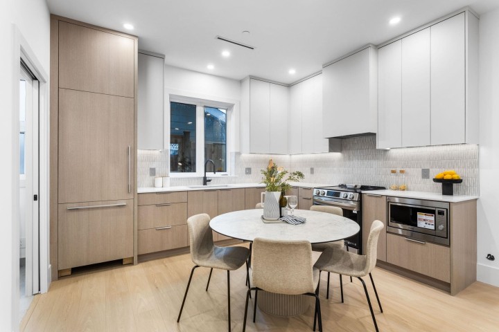 Photo 3 at 3277 Graveley Street, Renfrew VE, Vancouver East