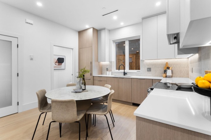 Photo 5 at 3277 Graveley Street, Renfrew VE, Vancouver East